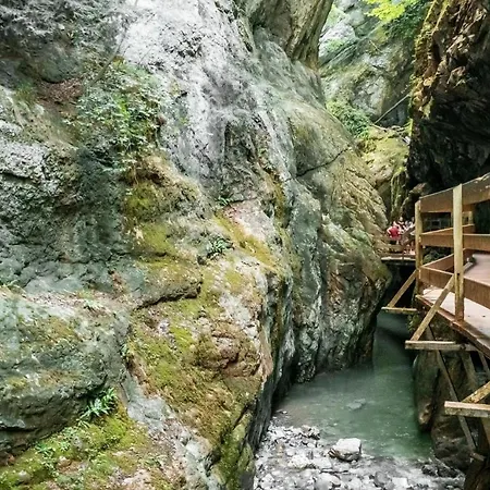 Crown Living - Für 2 Personen - Sitzplatz Auf Der Terrasse - Kostenloser Parkplatz - Self Check-in Apartment *