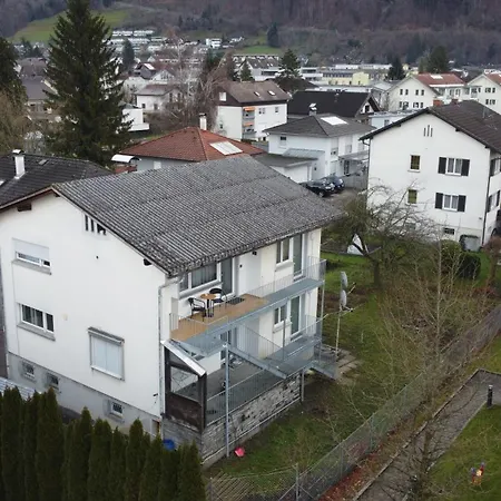 Crown Living - Fuer 2 Personen - Sitzplatz Auf Der Terrasse - Kostenloser Parkplatz - Self Check-in *