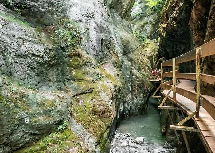 Crown Living - Fuer 2 Personen - Sitzplatz Auf Der Terrasse - Kostenloser Parkplatz - Self Check-in Apartmán *