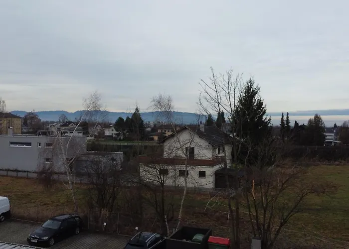 Crown Living - Fuer 2 Personen - Sitzplatz Auf Der Terrasse - Kostenloser Parkplatz - Self Check-in * Dornbirn